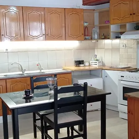 Ευρύχωρο Και Άνετο Διαμέρισμα Στην Ιτέα Joanna'S Apartment Kirra Exterior photo